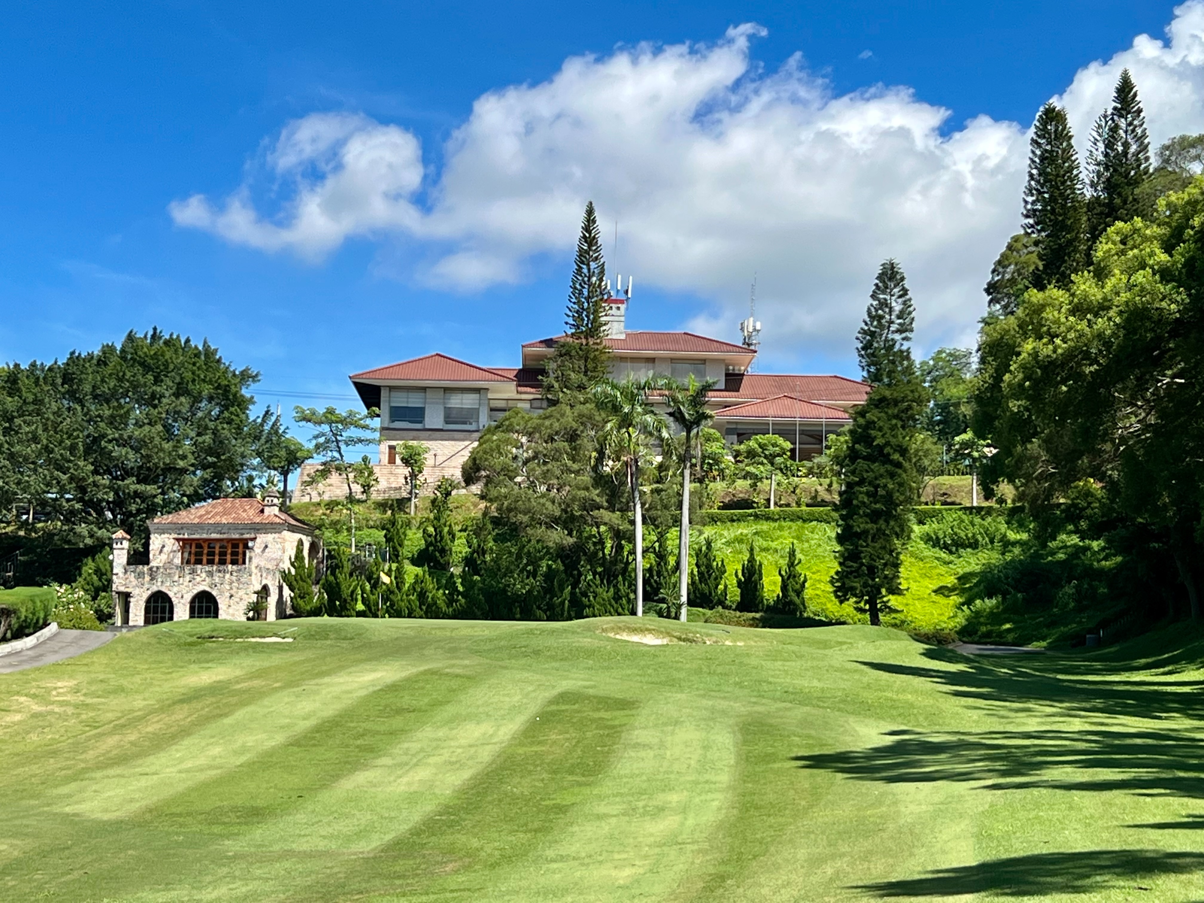 霧峰高爾夫球場設施簡介